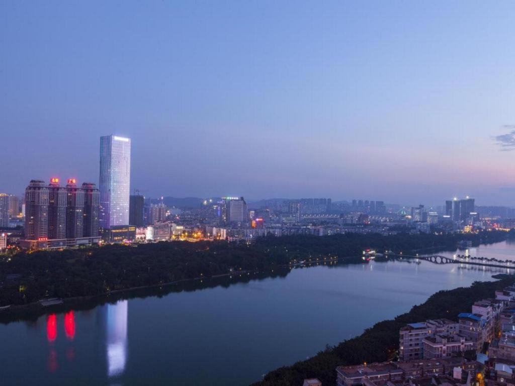 Ming Du Lakeside Hotel Nanning Exterior foto